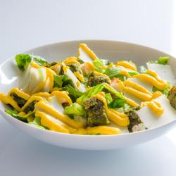 Caesar salad di Medaglione di spinaci e veganesa di mais al limone